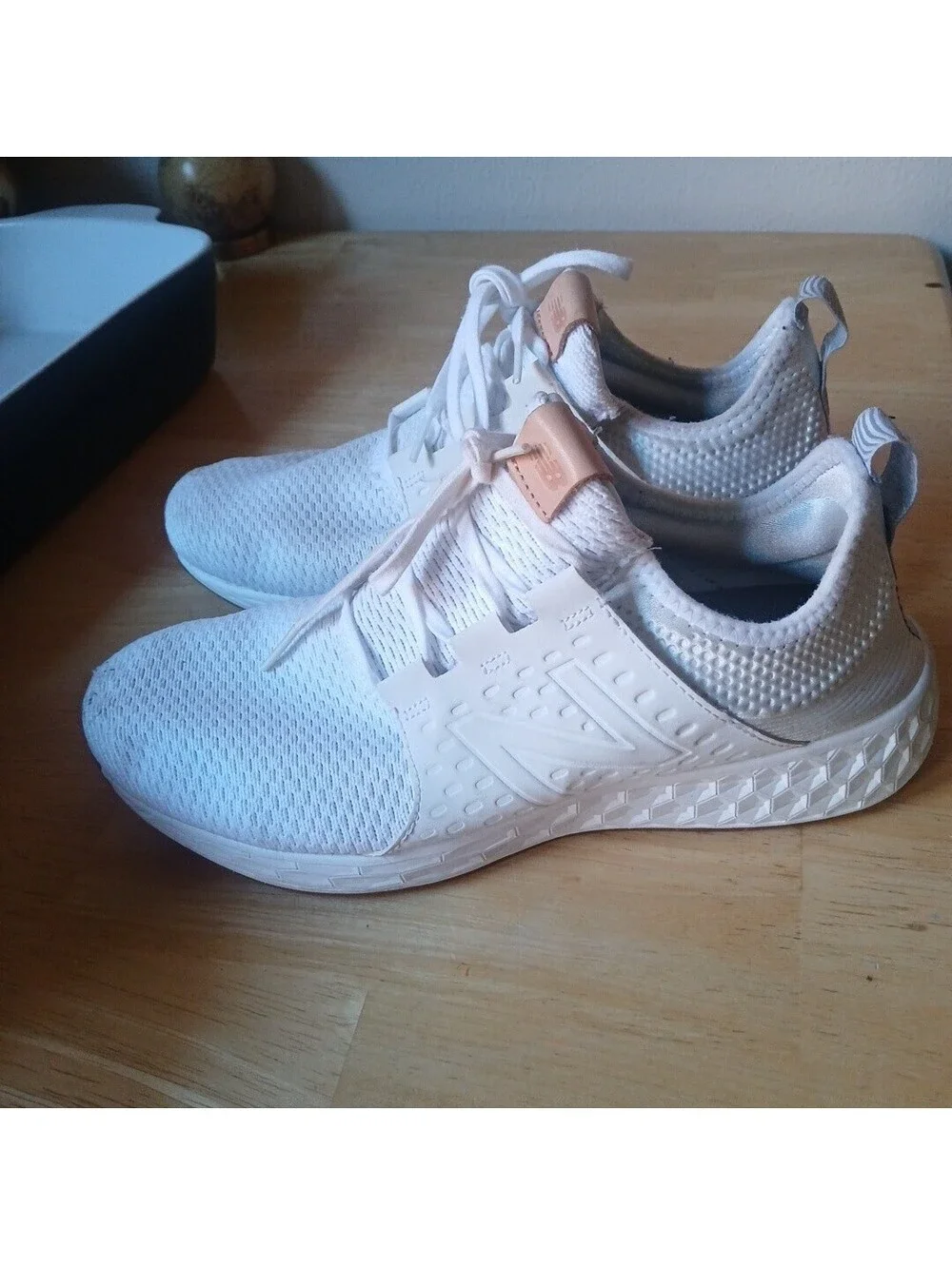 New Balance Fresh Foam Cruz v2 Women Size 8.5 B White Knit Sneaker Shoe WCRZRMWS